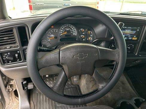 Used 2005 Chevrolet Silverado 1500 LS w/ Light Duty Power Package RWD image 22