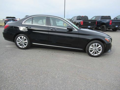 Used 2019 Mercedes-Benz C 300 4MATIC Sedan image 4