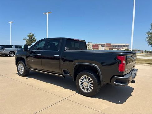 Used 2023 Chevrolet Silverado 2500 High Country AWD/4WD image 3