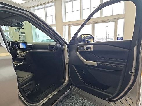 Used 2023 Ford Explorer XLT w/ Equipment Group 202A image 34
