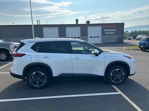 Used 2025 Nissan Rogue SV AWD/4WD image 6