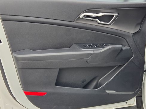 New 2026 Kia Sportage LX image 19