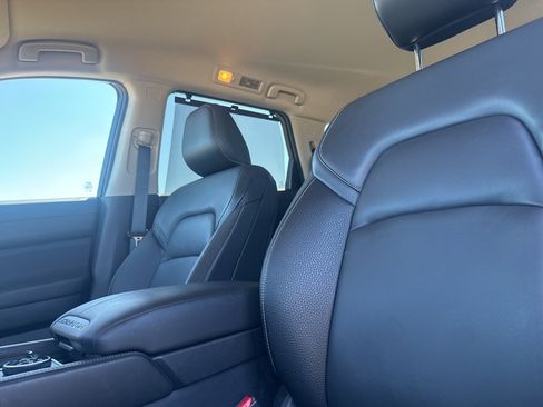 Certified 2025 Nissan Pathfinder SL image 46