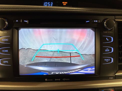 Used 2019 Toyota Highlander Plus AWD/4WD image 21