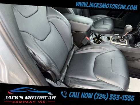 Used 2016 Jeep Cherokee Limited AWD/4WD image 33