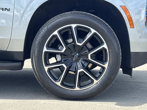 Used 2025 Chevrolet Suburban RST image 30