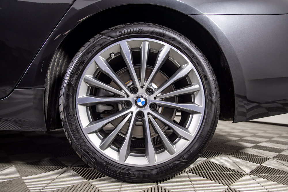 Used 2023 BMW 530i w/ Convenience Package RWD image 42