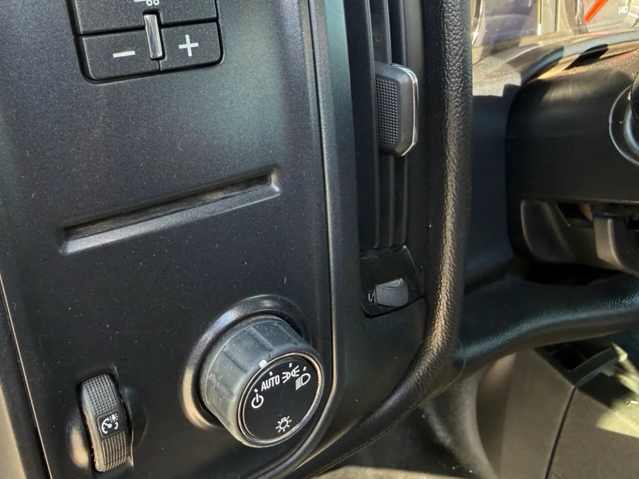 Used 2018 Chevrolet Silverado 2500 W/T AWD/4WD image 12