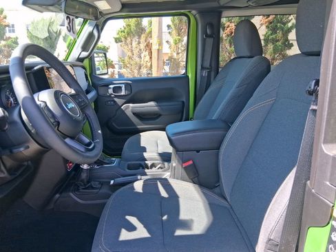 Certified 2025 Jeep Wrangler Sport AWD/4WD image 32