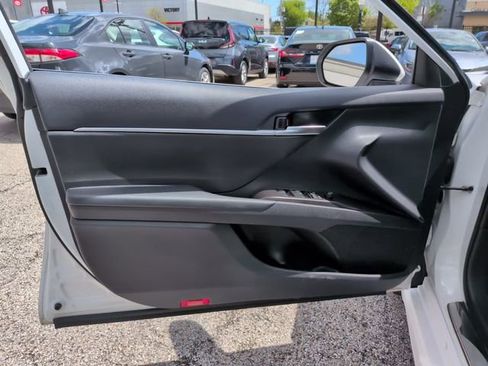 Used 2024 Toyota Camry SE FWD image 12
