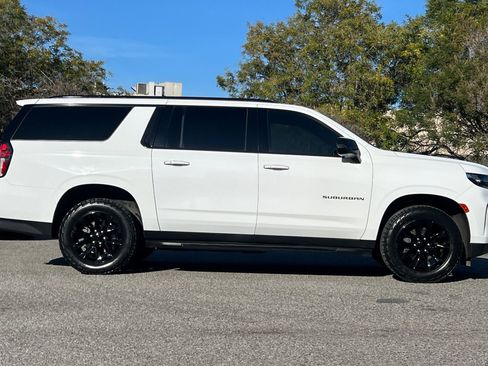 Used 2022 Chevrolet Suburban Premier image 3