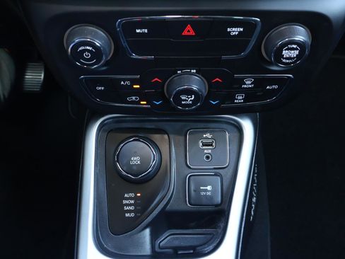 Used 2017 Jeep Compass Latitude w/ Popular Equipment Group image 27