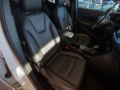 Used 2021 Buick Encore GX Essence image 17