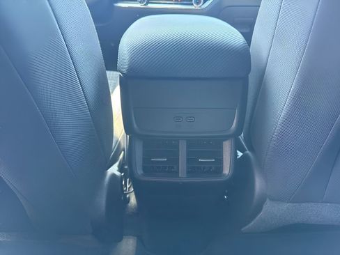 Used 2026 Chevrolet Equinox LT FWD image 32