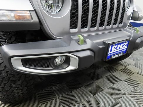 Used 2021 Jeep Gladiator Sport image 43