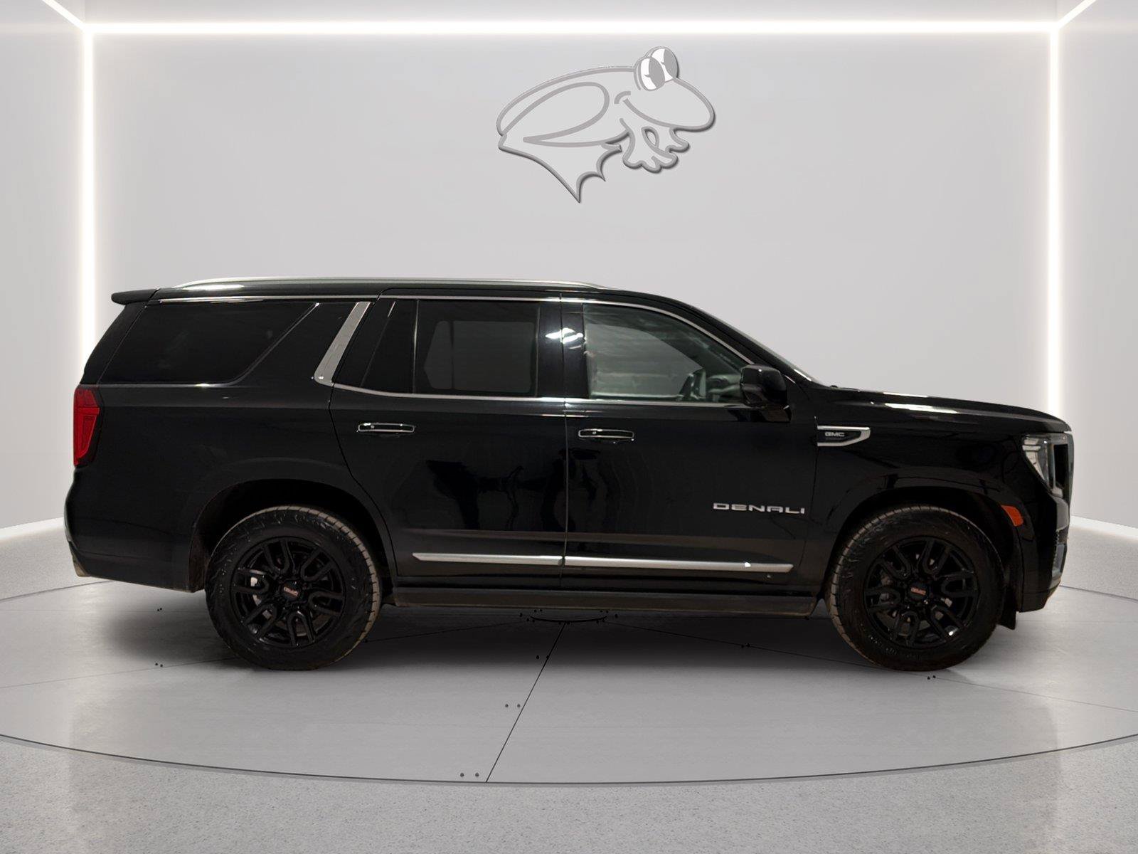 Used 2022 GMC Yukon Denali w/ Denali Premium Package AWD/4WD image 6
