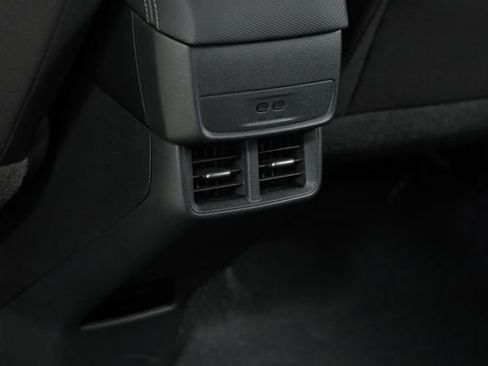 Used 2026 Chevrolet Equinox LT FWD image 32