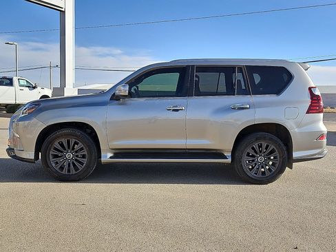 Used 2020 Lexus GX 460 Premium image 2