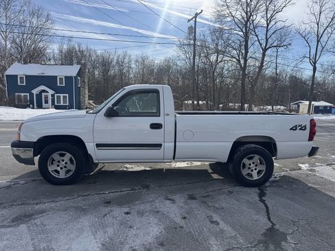 Used 2004 Chevrolet Silverado 1500 4x4 Regular Cab image 2