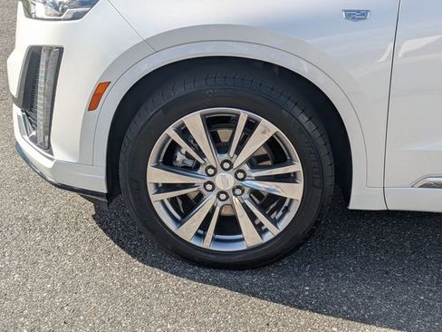Used 2024 Cadillac XT6 Premium Luxury image 10