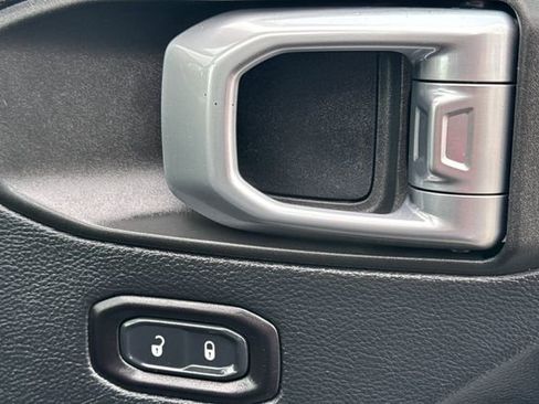 Used 2019 Jeep Wrangler Unlimited Rubicon w/ Steel Bumper Group image 22