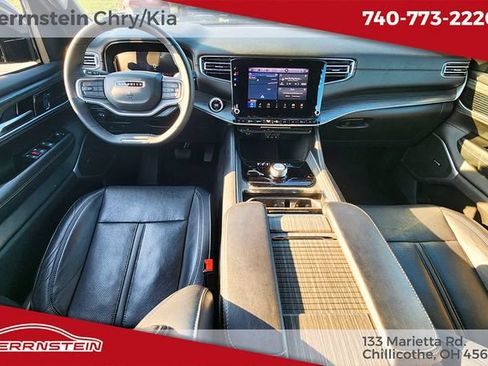 Used 2024 Jeep Wagoneer L Series II w/ Flexible Seating Group AWD/4WD image 10