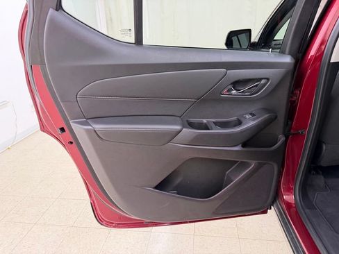 Used 2019 Chevrolet Traverse LT FWD image 18
