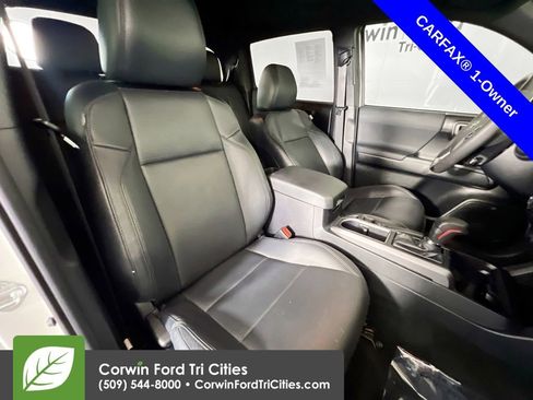 Used 2022 Toyota Tacoma TRD Off-Road w/ TRD Premium Off Road Package image 17