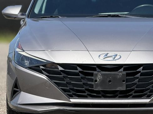 Used 2021 Hyundai Elantra SEL FWD image 11
