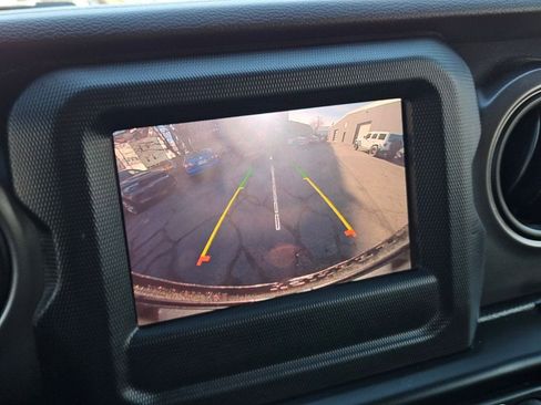 Used 2022 Jeep Wrangler Unlimited Sport image 17