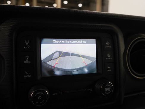 Used 2018 Jeep Wrangler Sport AWD/4WD image 25