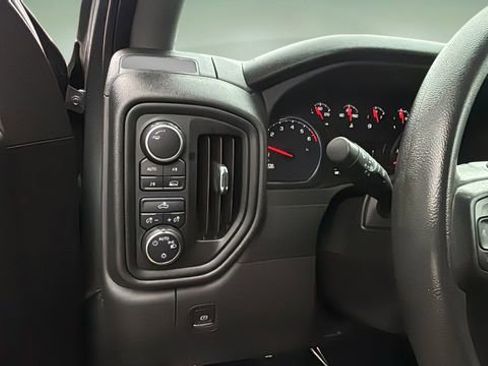 Used 2022 Chevrolet Silverado 1500 Custom image 21