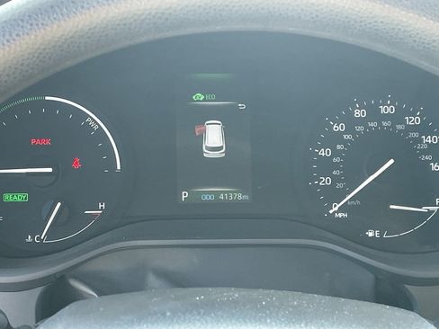 Used 2024 Toyota Sienna LE image 7