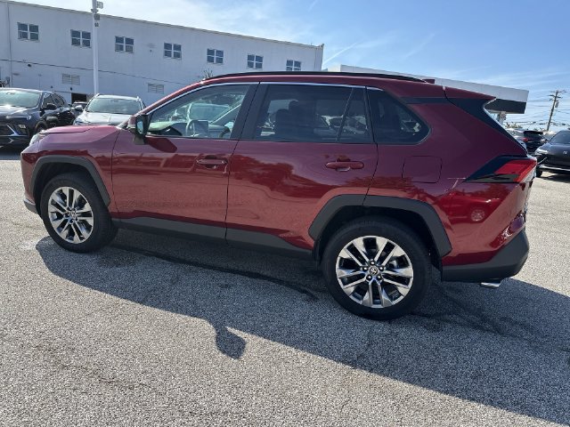 Used 2025 Toyota RAV4 XLE Premium AWD/4WD image 43