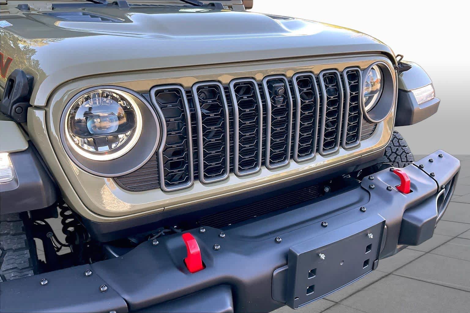 Used 2025 Jeep Gladiator Rubicon AWD/4WD image 28