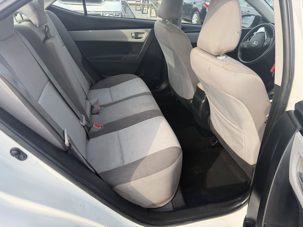 Used 2017 Toyota Corolla LE FWD image 21