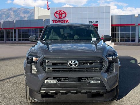 Used 2025 Toyota Tacoma SR5 AWD/4WD image 2