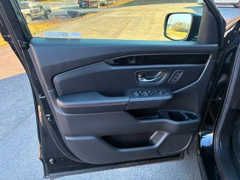 Used 2024 Honda Pilot TrailSport image 17