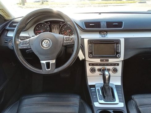 Used 2013 Volkswagen CC Sport image 11