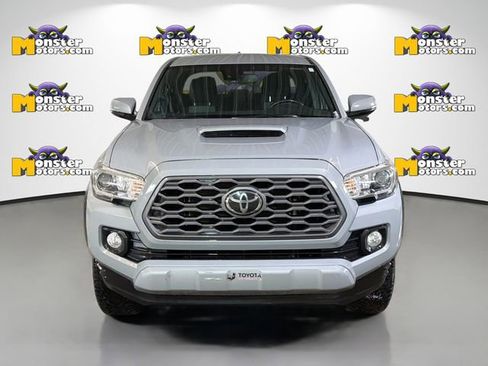 Used 2021 Toyota Tacoma image 2