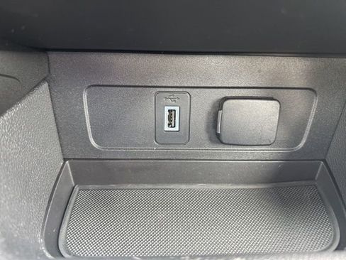 Used 2019 Ford Escape Titanium image 30