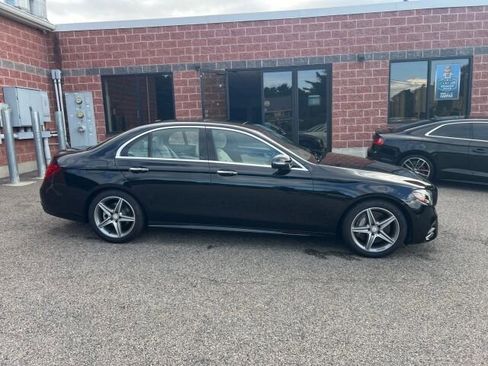 Used 2017 Mercedes-Benz E 300 4MATIC image 6