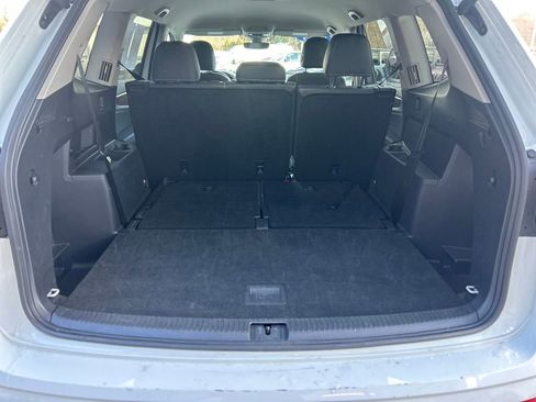 Used 2025 Volkswagen Atlas SE image 23