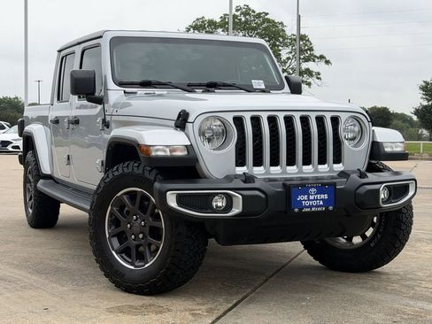 Used 2022 Jeep Gladiator Overland AWD/4WD image 2