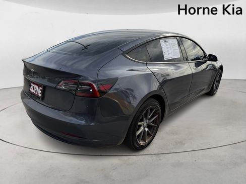 Used 2023 Tesla Model 3 Standard Range image 4