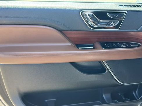 Used 2022 Lincoln Navigator L Reserve AWD/4WD image 17