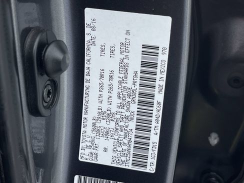 Used 2017 Toyota Tacoma TRD Off-Road AWD/4WD image 12