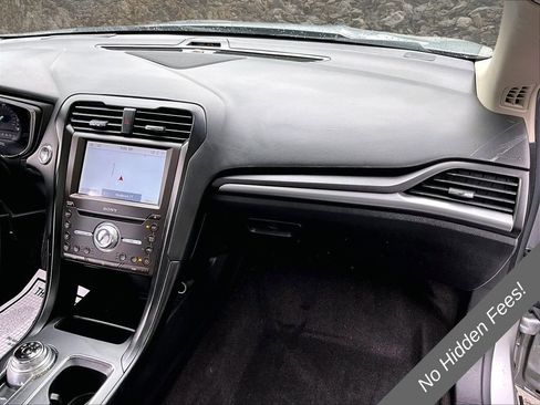Used 2020 Ford Fusion Titanium AWD/4WD image 15
