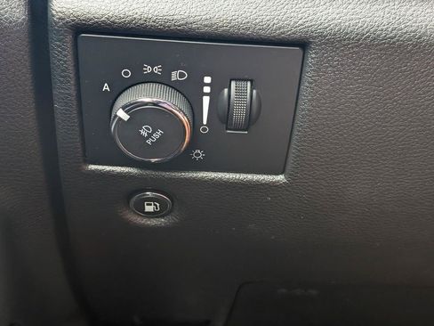 Used 2020 Jeep Grand Cherokee Limited AWD/4WD image 12