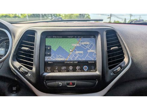 Used 2018 Jeep Cherokee Trailhawk w/ Comfort/Convenience Group image 29